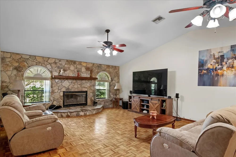 1273 SCRUB JAY TRAIL Frostproof, FL 33843