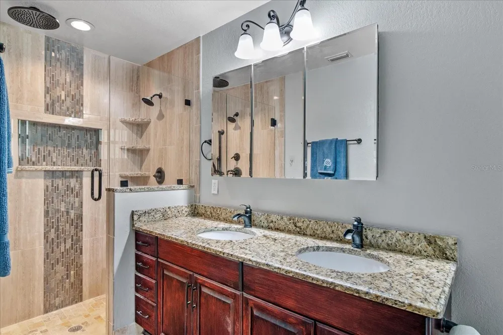 1273 SCRUB JAY TRAIL Frostproof, FL 33843
