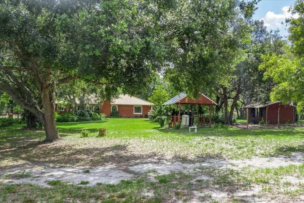 1273 SCRUB JAY TRAIL Frostproof, FL 33843
