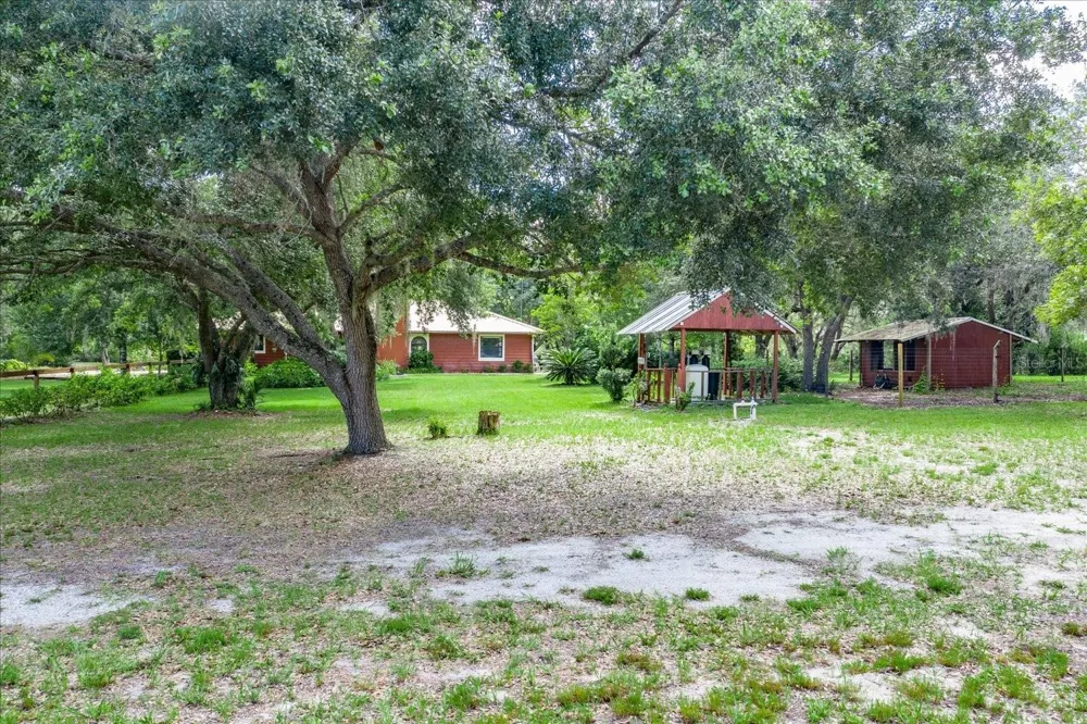 1273 SCRUB JAY TRAIL Frostproof, FL 33843