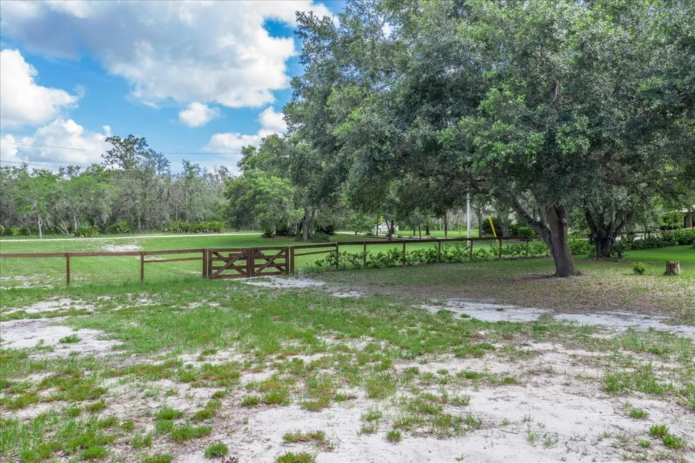 1273 SCRUB JAY TRAIL Frostproof, FL 33843