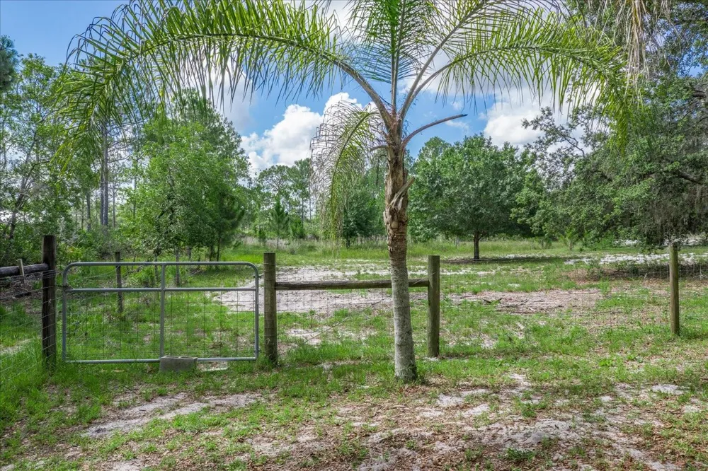 1273 SCRUB JAY TRAIL Frostproof, FL 33843