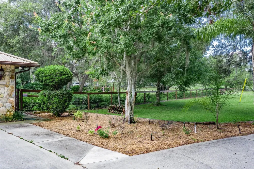 1273 SCRUB JAY TRAIL Frostproof, FL 33843