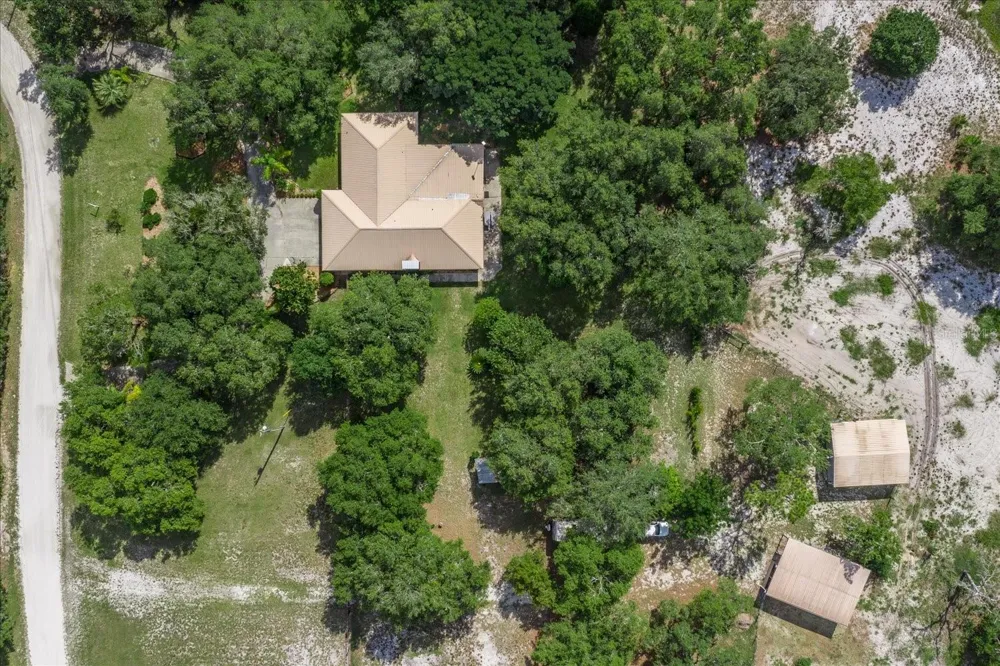 1273 SCRUB JAY TRAIL Frostproof, FL 33843