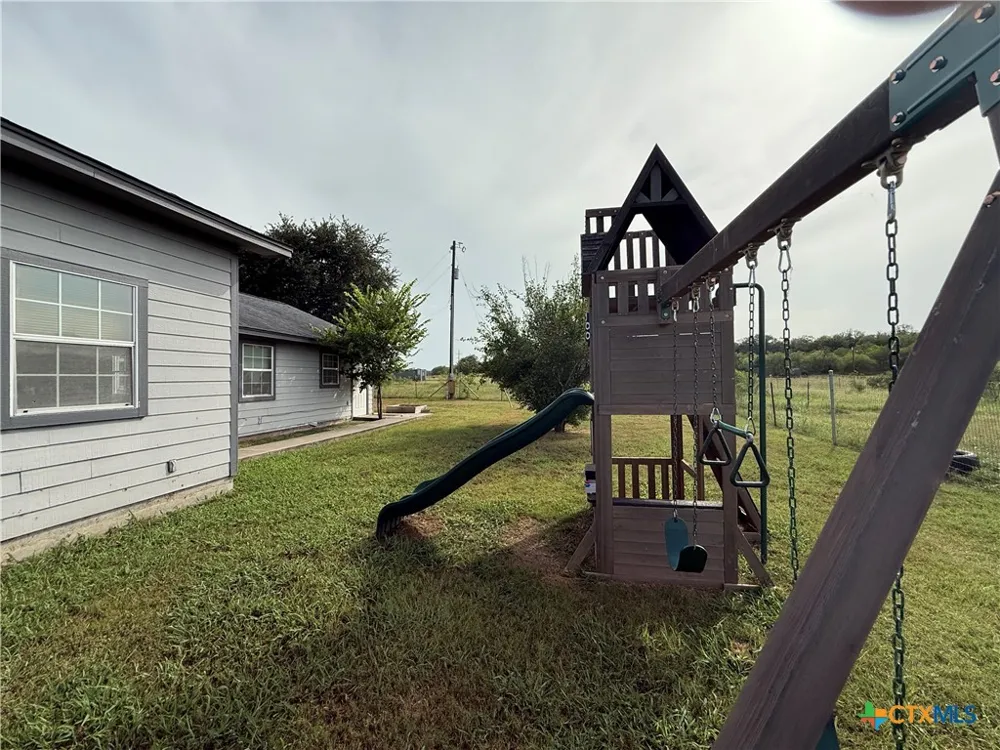 256 County Road 481 Gonzales, TX 78629