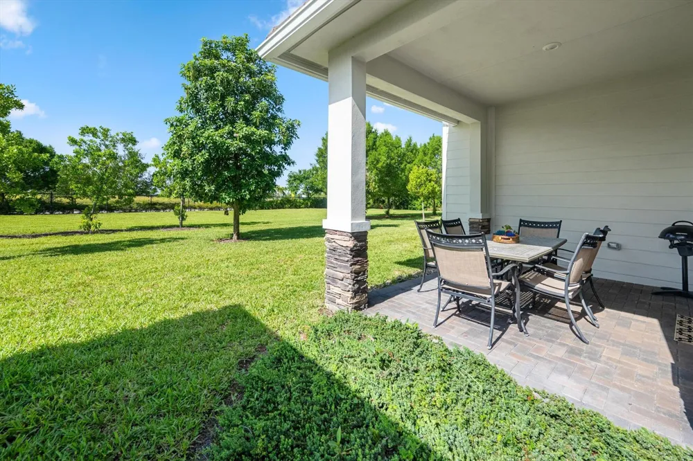 19656 WEATHERVANE WAY Loxahatchee, FL 33470