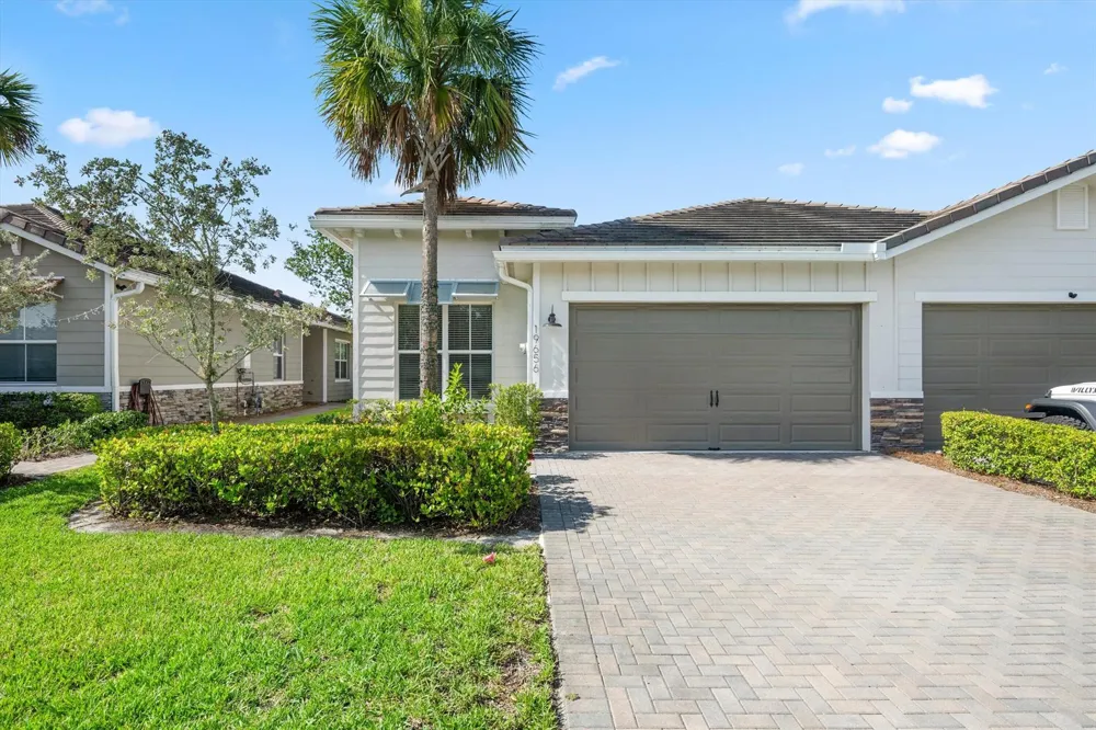 19656 WEATHERVANE WAY Loxahatchee, FL 33470