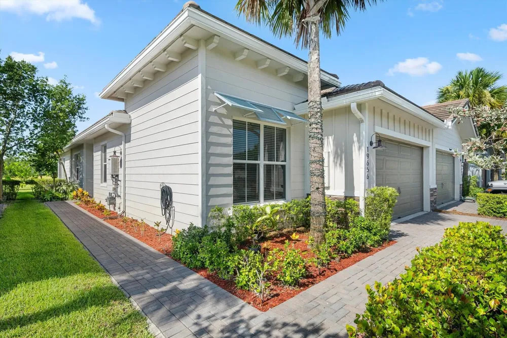 19656 WEATHERVANE WAY Loxahatchee, FL 33470