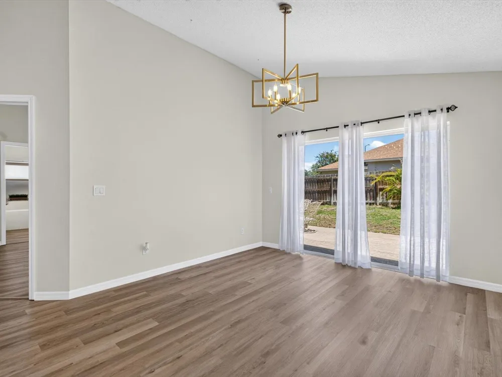 459 Halstead Drive Davenport, FL 33897