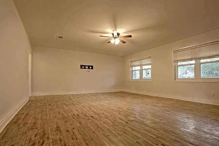 6123 Reamer Street Houston, TX 77074