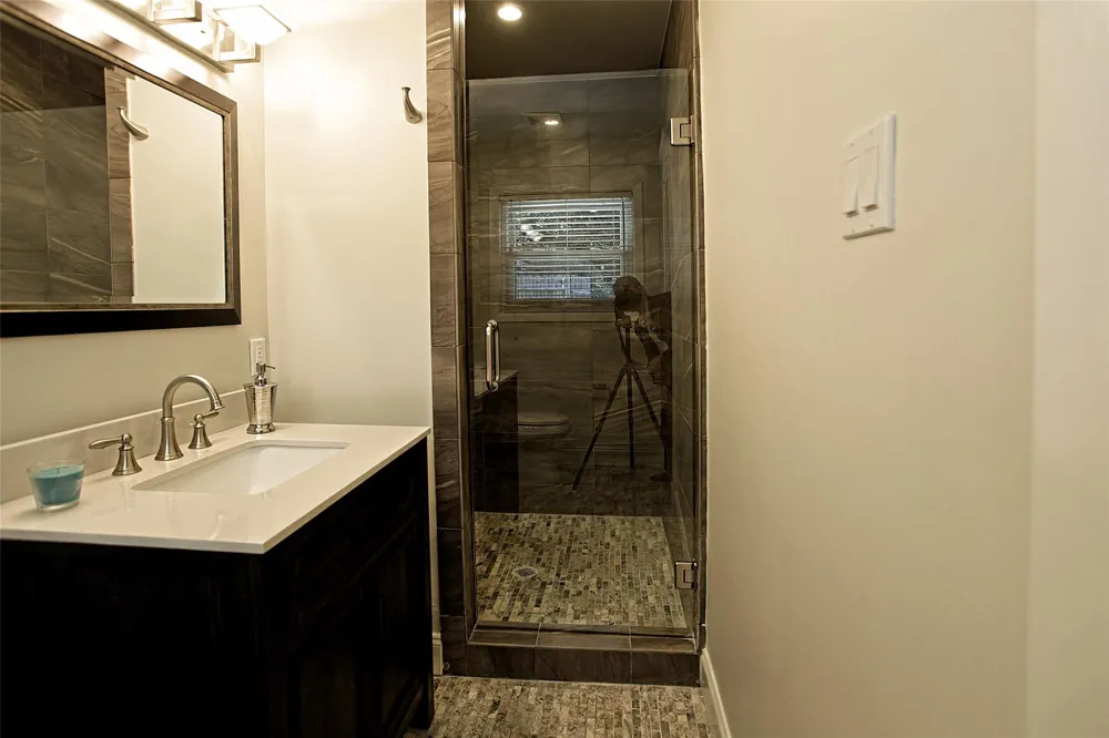 6123 Reamer Street Houston, TX 77074