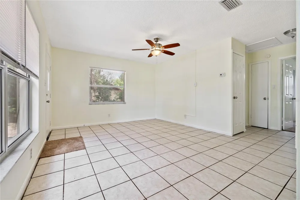 5225 PEACH AVENUE Seffner, FL 33584