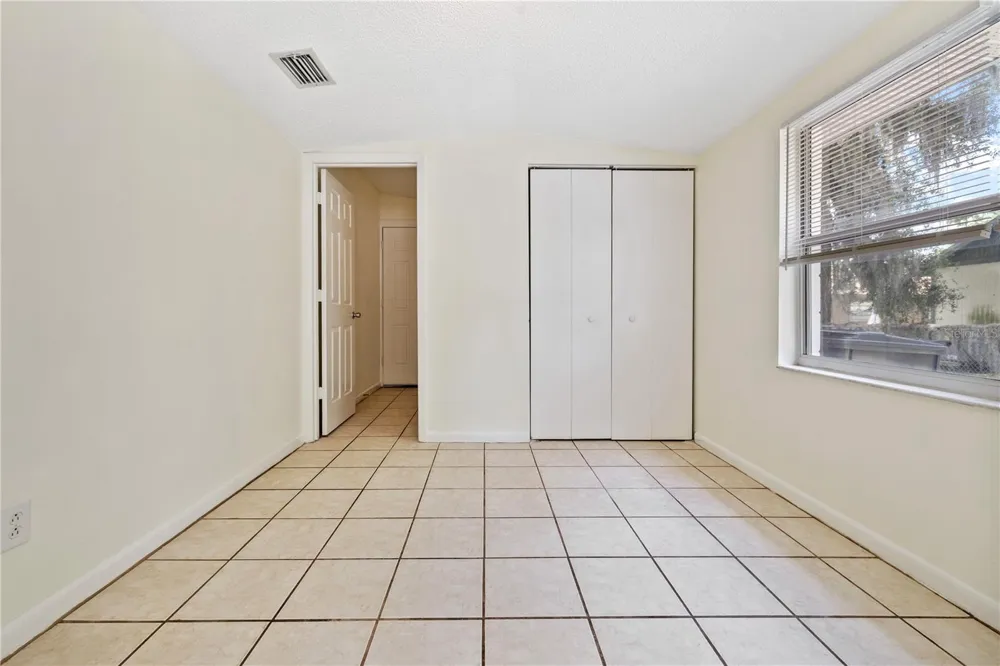 5225 PEACH AVENUE Seffner, FL 33584