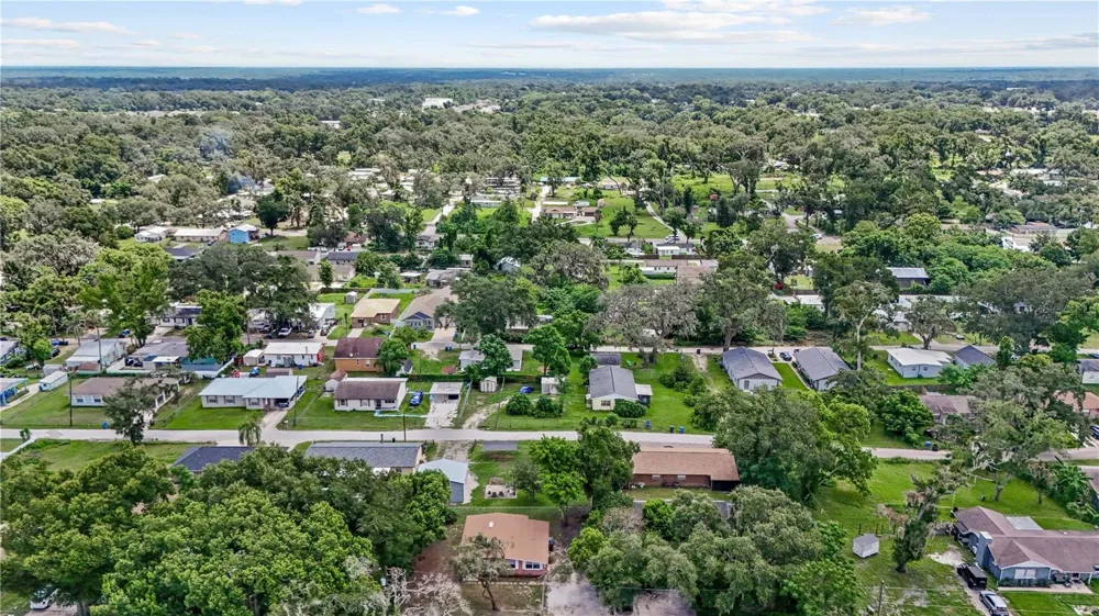 5225 PEACH AVENUE Seffner, FL 33584