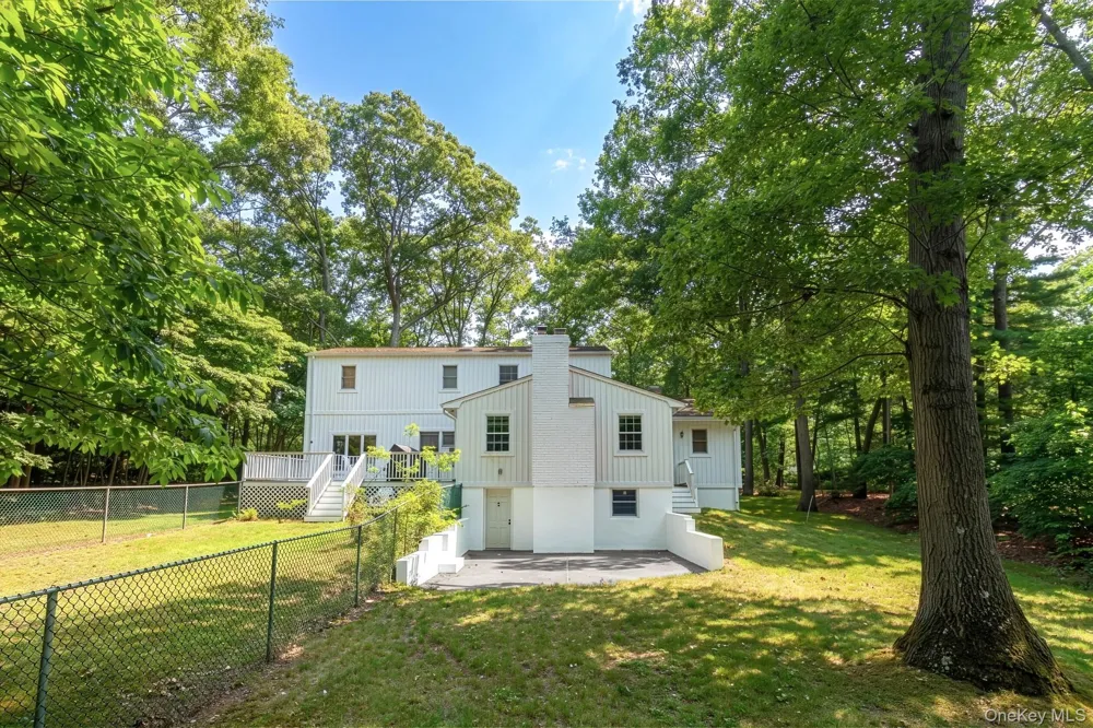 1540 Laurelwood Drive Laurel, NY 11948