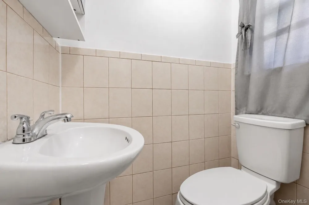 136-10 222nd Street Laurelton, NY 11413