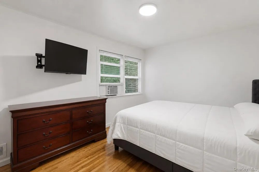 136-10 222nd Street Laurelton, NY 11413
