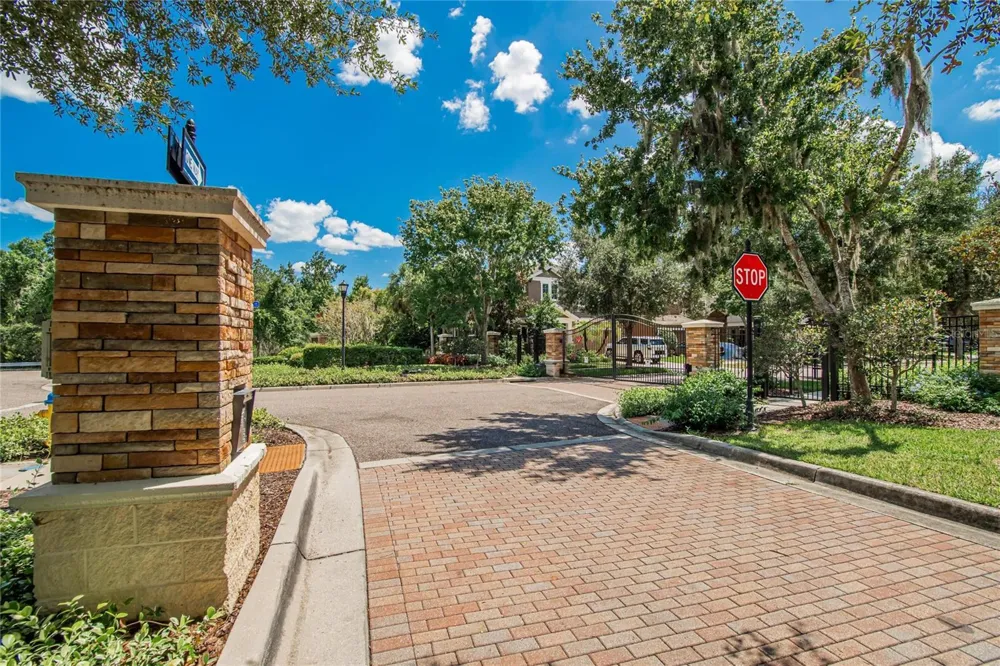 16220 BAYBERRY VIEW DRIVE Lithia, FL 33547