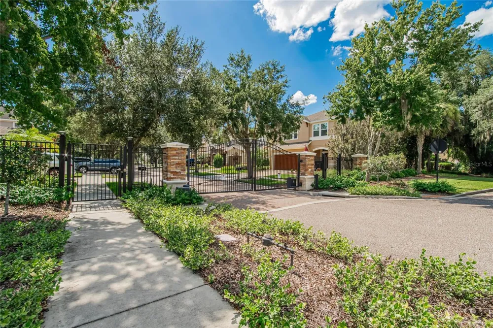 16220 BAYBERRY VIEW DRIVE Lithia, FL 33547