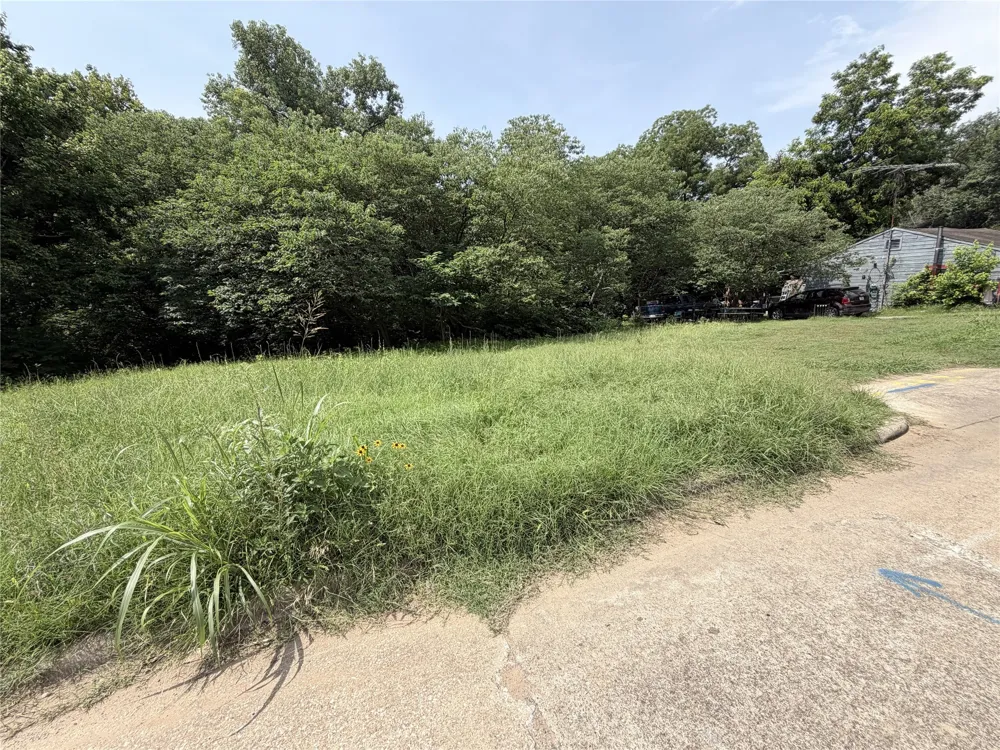 1326 W Crawford Street Denison, TX 75020