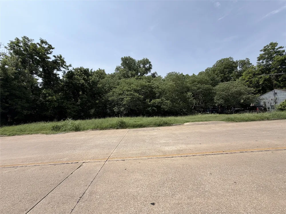 1326 W Crawford Street Denison, TX 75020