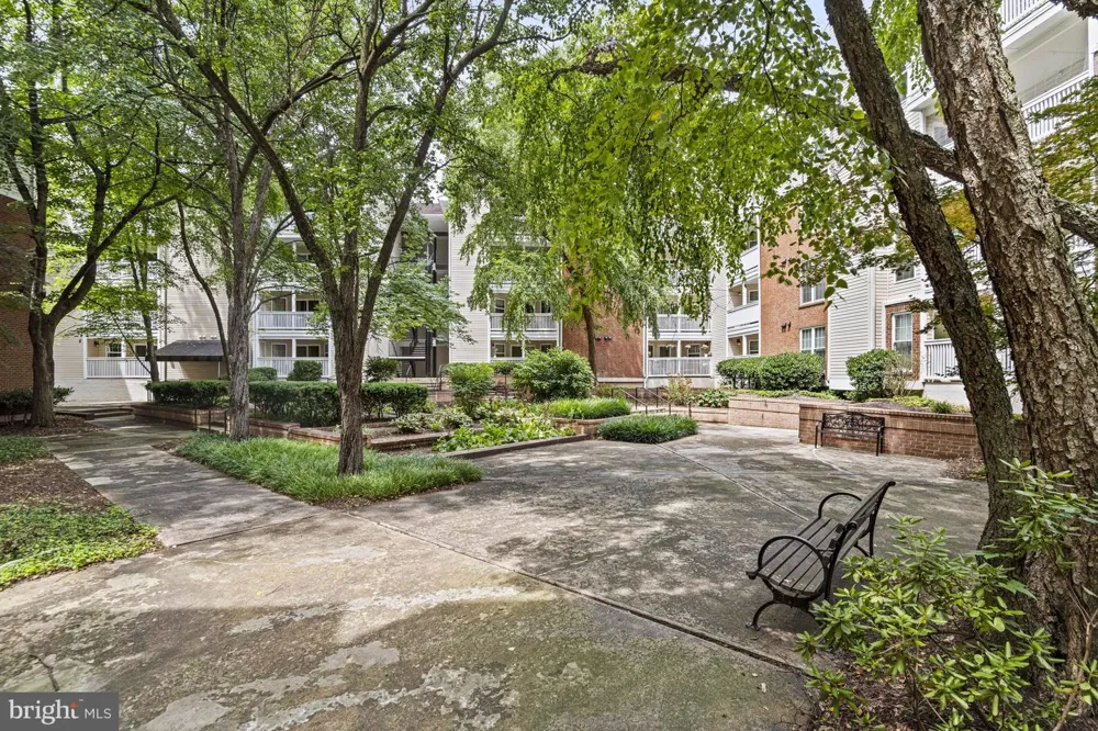 1504 LINCOLN WAY #133 Mclean, VA 22102