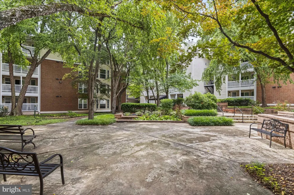 1504 LINCOLN WAY #133 Mclean, VA 22102