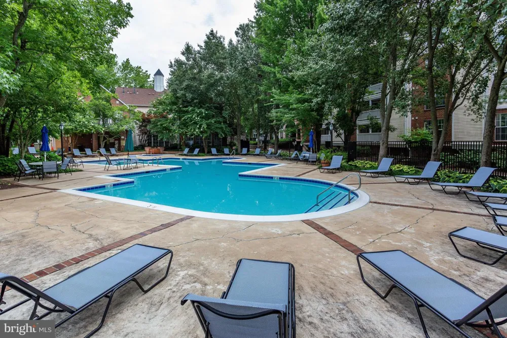 1504 LINCOLN WAY #133 Mclean, VA 22102