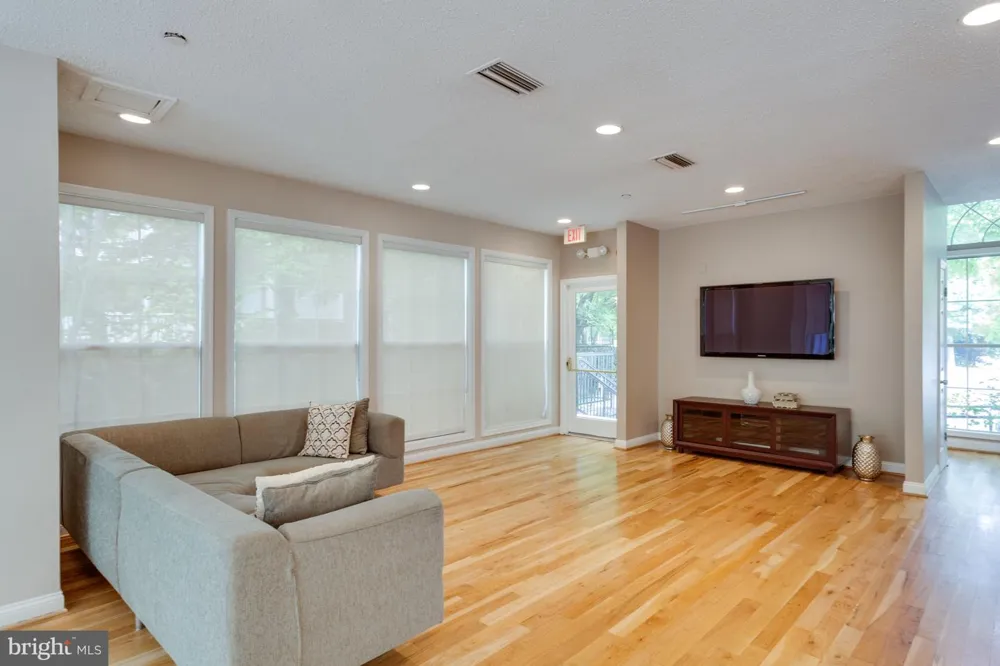 1504 LINCOLN WAY #133 Mclean, VA 22102