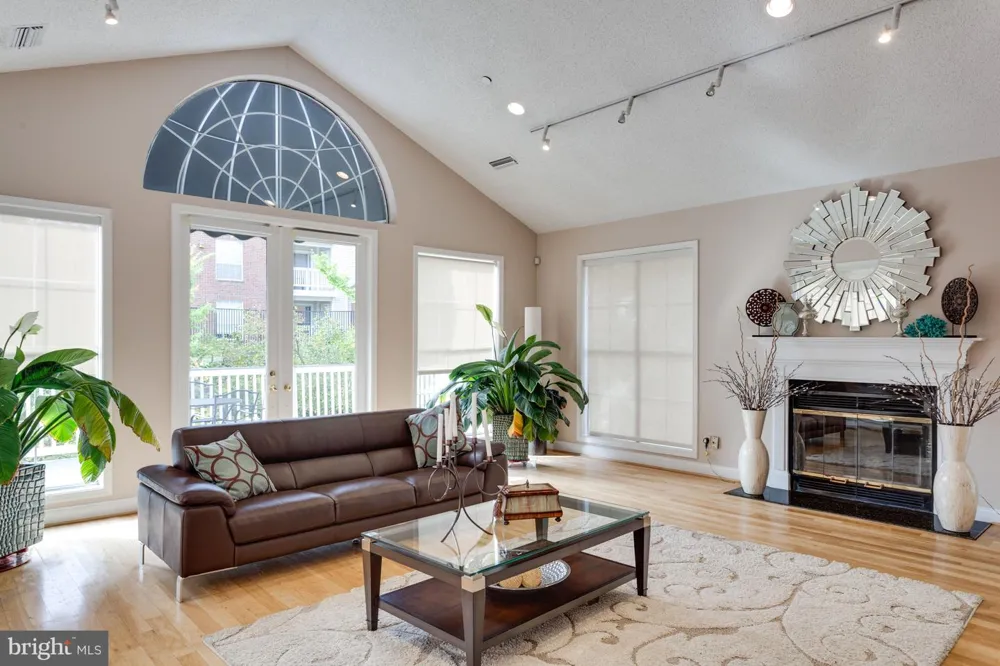 1504 LINCOLN WAY #133 Mclean, VA 22102