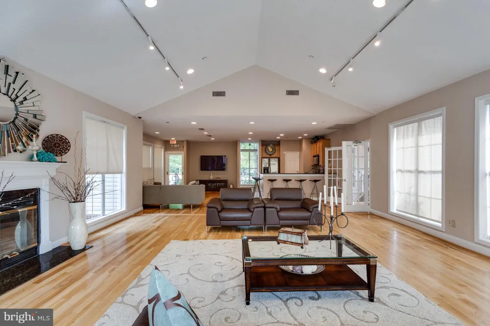 1504 LINCOLN WAY #133 Mclean, VA 22102