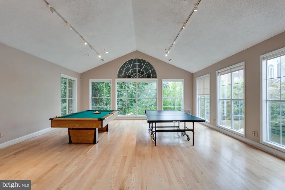 1504 LINCOLN WAY #133 Mclean, VA 22102