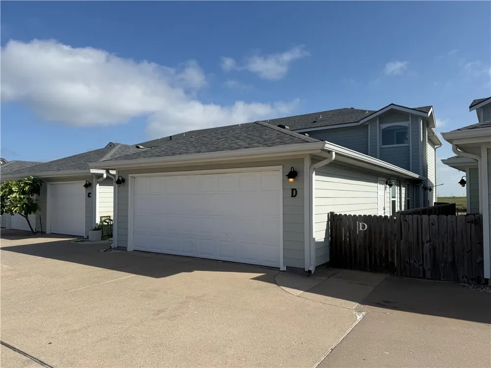 14858 Granada #D Corpus Christi, TX 78418
