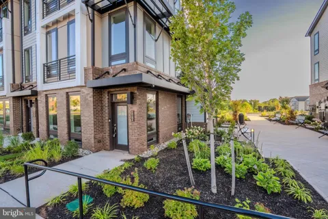 112 VILLAGE DRIVE