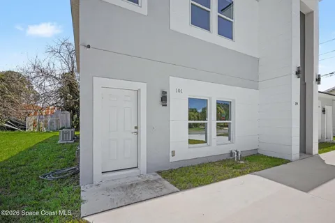 19 Travis Street #101