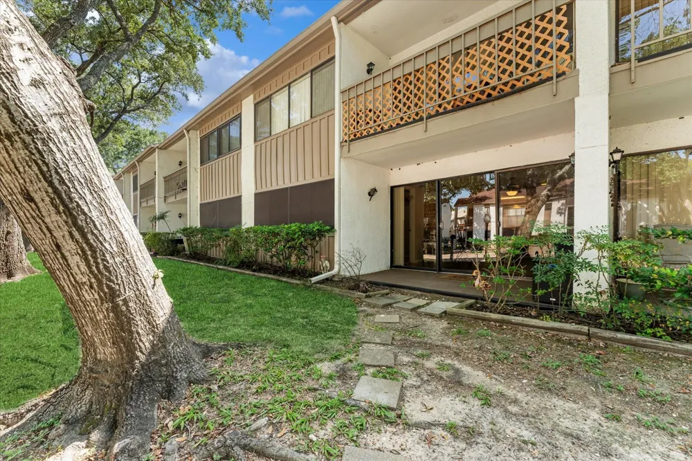 12100 Melville Drive #409D Montgomery, TX 77356