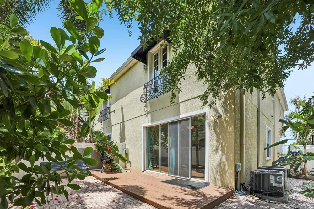 502 S LINCOLN AVENUE Tampa, FL 33609