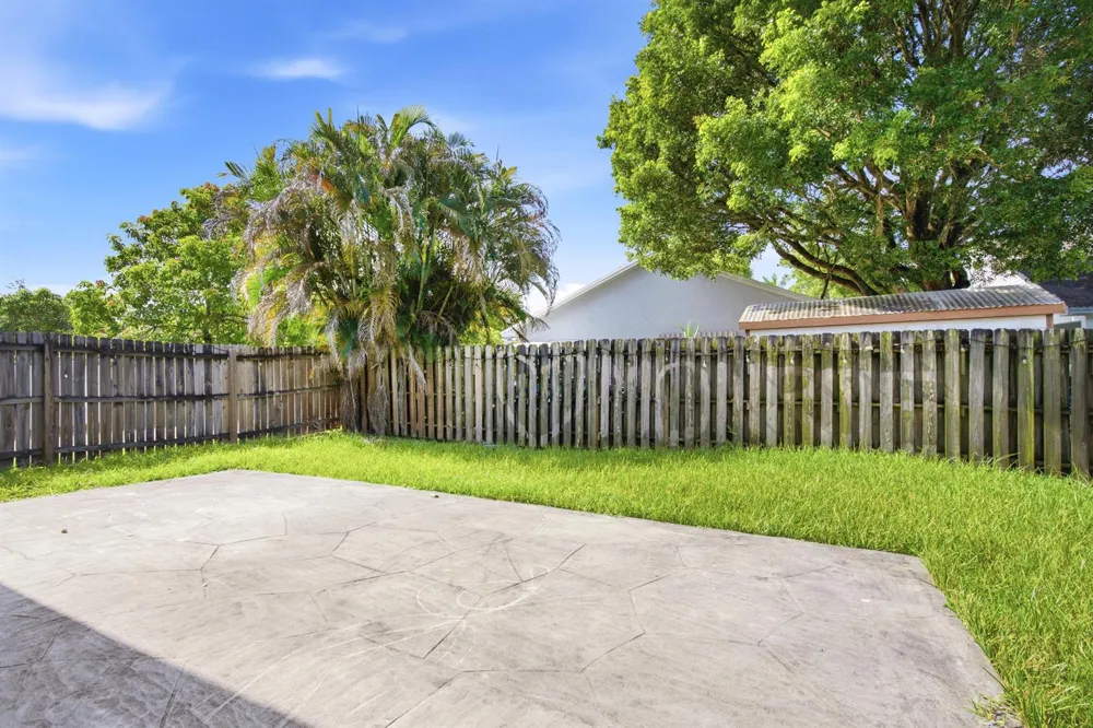 8300 SW 41ST STREET Davie, FL 33328