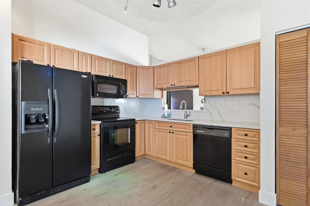 8300 SW 41ST STREET Davie, FL 33328