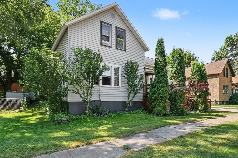 263 10th Street Manistee, MI 49660