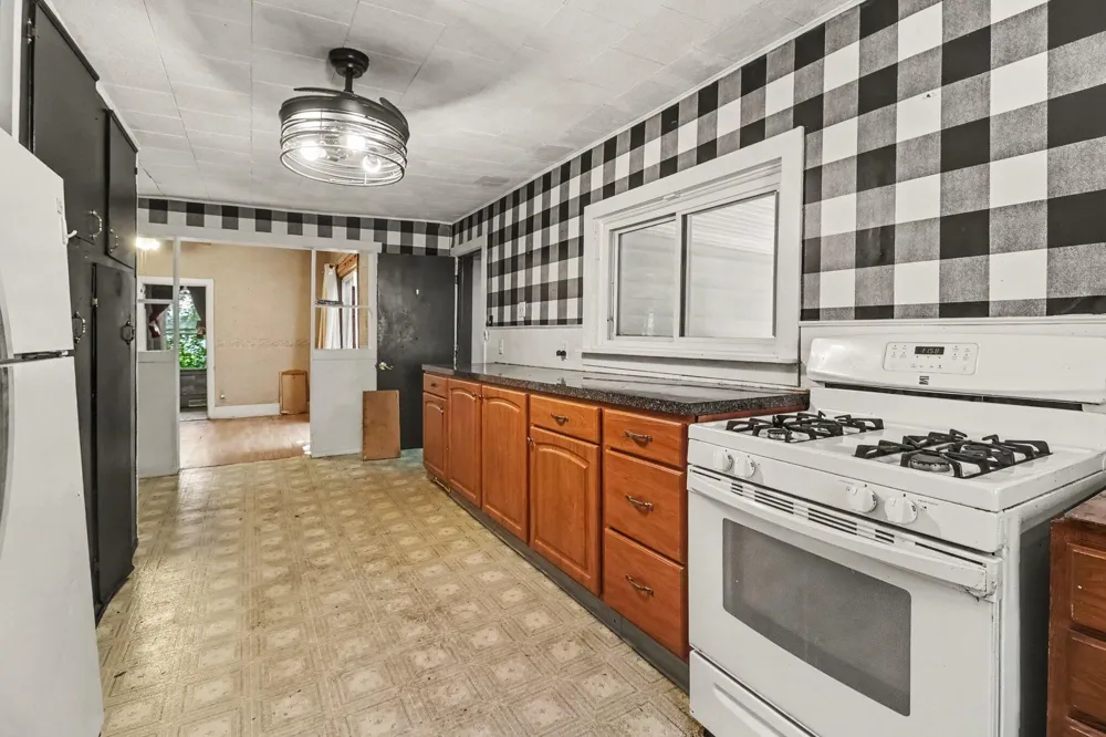 263 10th Street Manistee, MI 49660