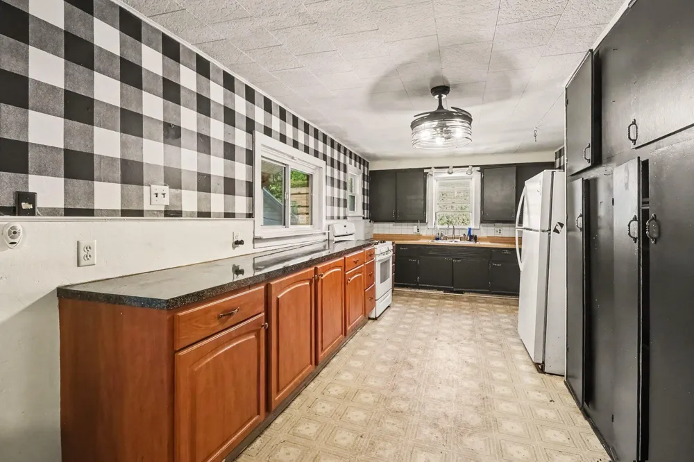 263 10th Street Manistee, MI 49660
