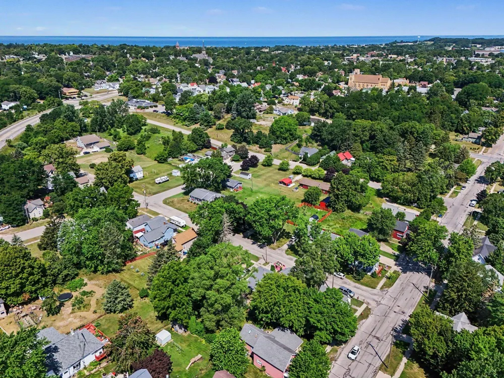 263 10th Street Manistee, MI 49660