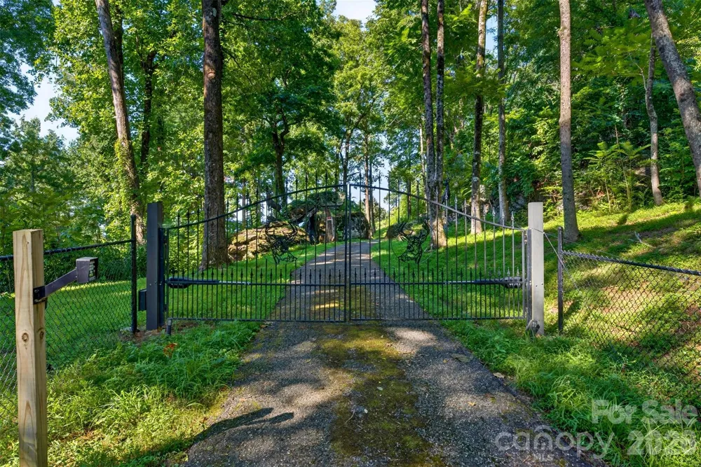 370 Mountain Side Drive Columbus, NC 28722