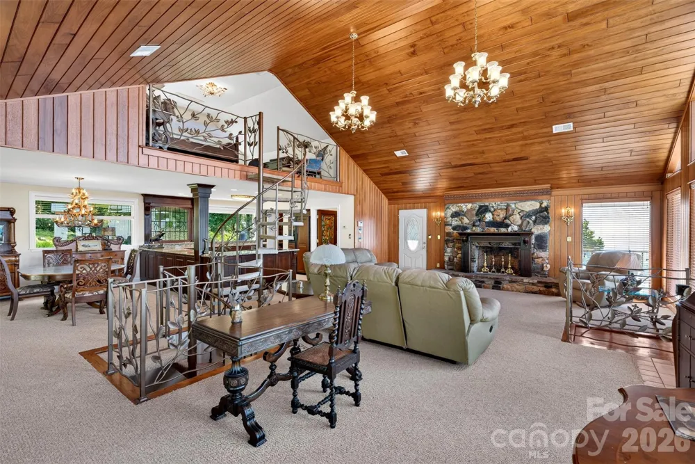 370 Mountain Side Drive Columbus, NC 28722