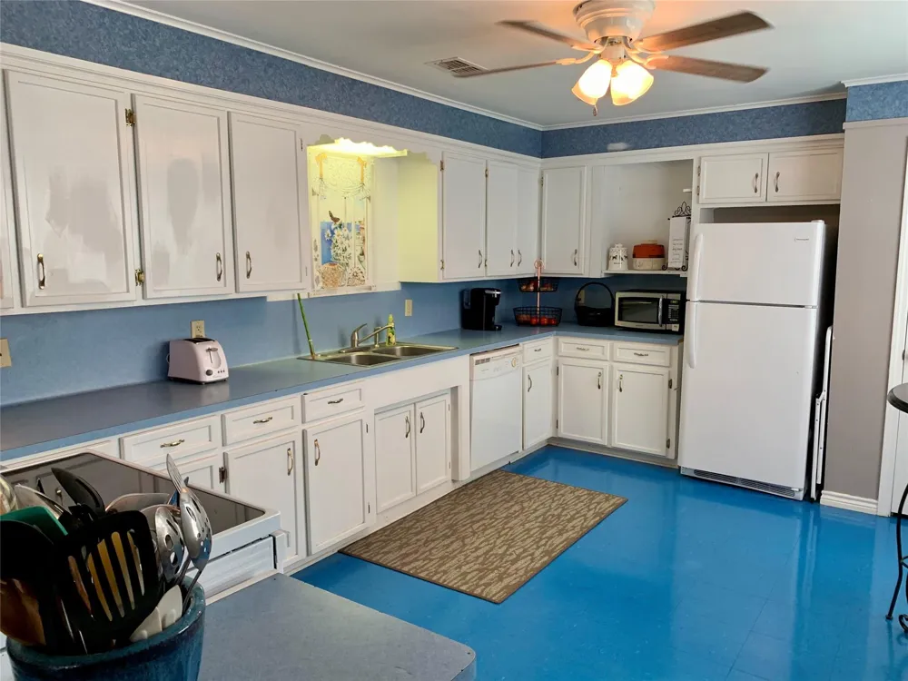 6572 Sandy Hill Road Brenham, TX 77833