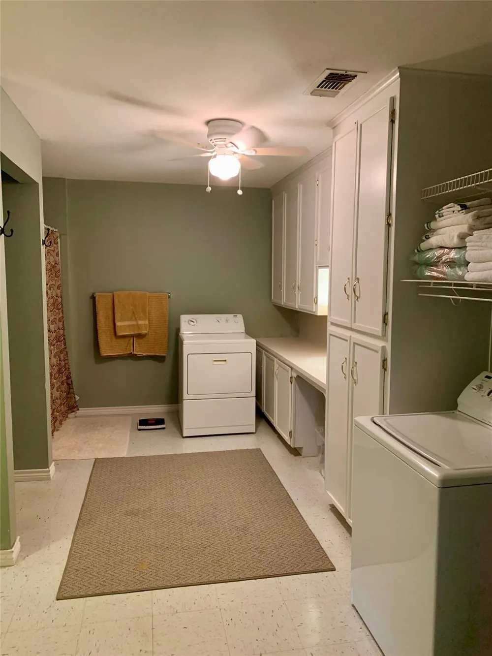 6572 Sandy Hill Road Brenham, TX 77833