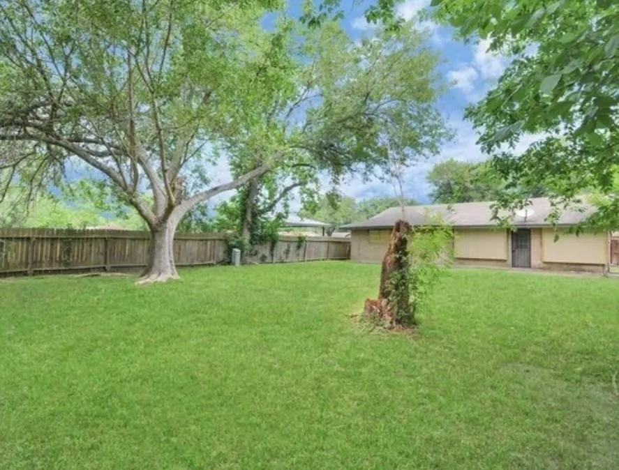 4803 Beechaven Street Houston, TX 77053