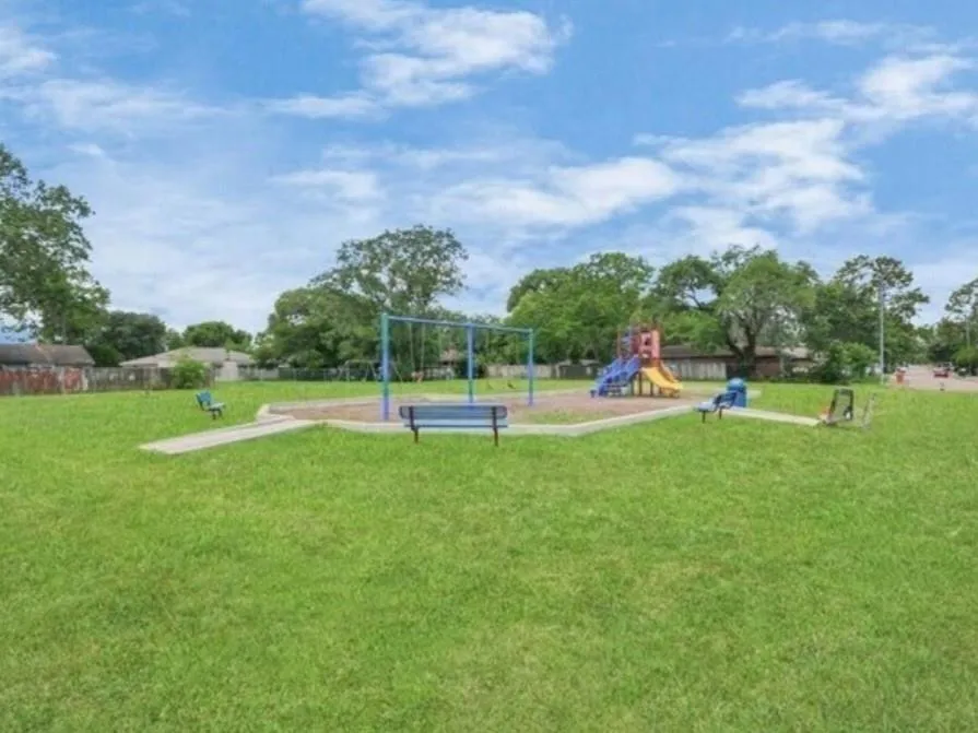 4803 Beechaven Street Houston, TX 77053