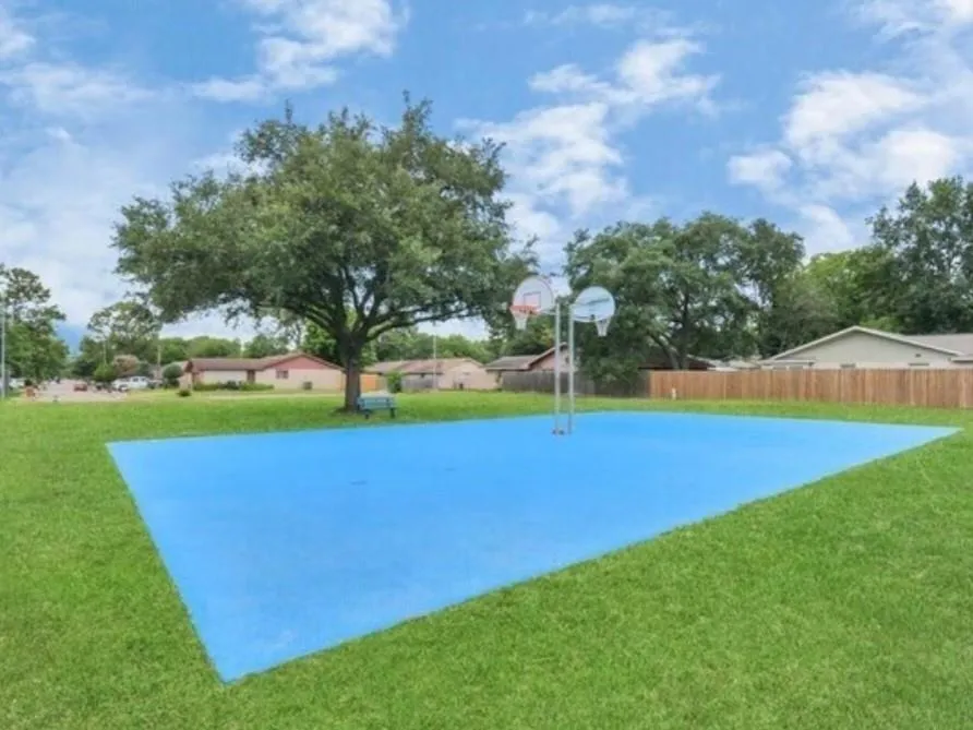 4803 Beechaven Street Houston, TX 77053